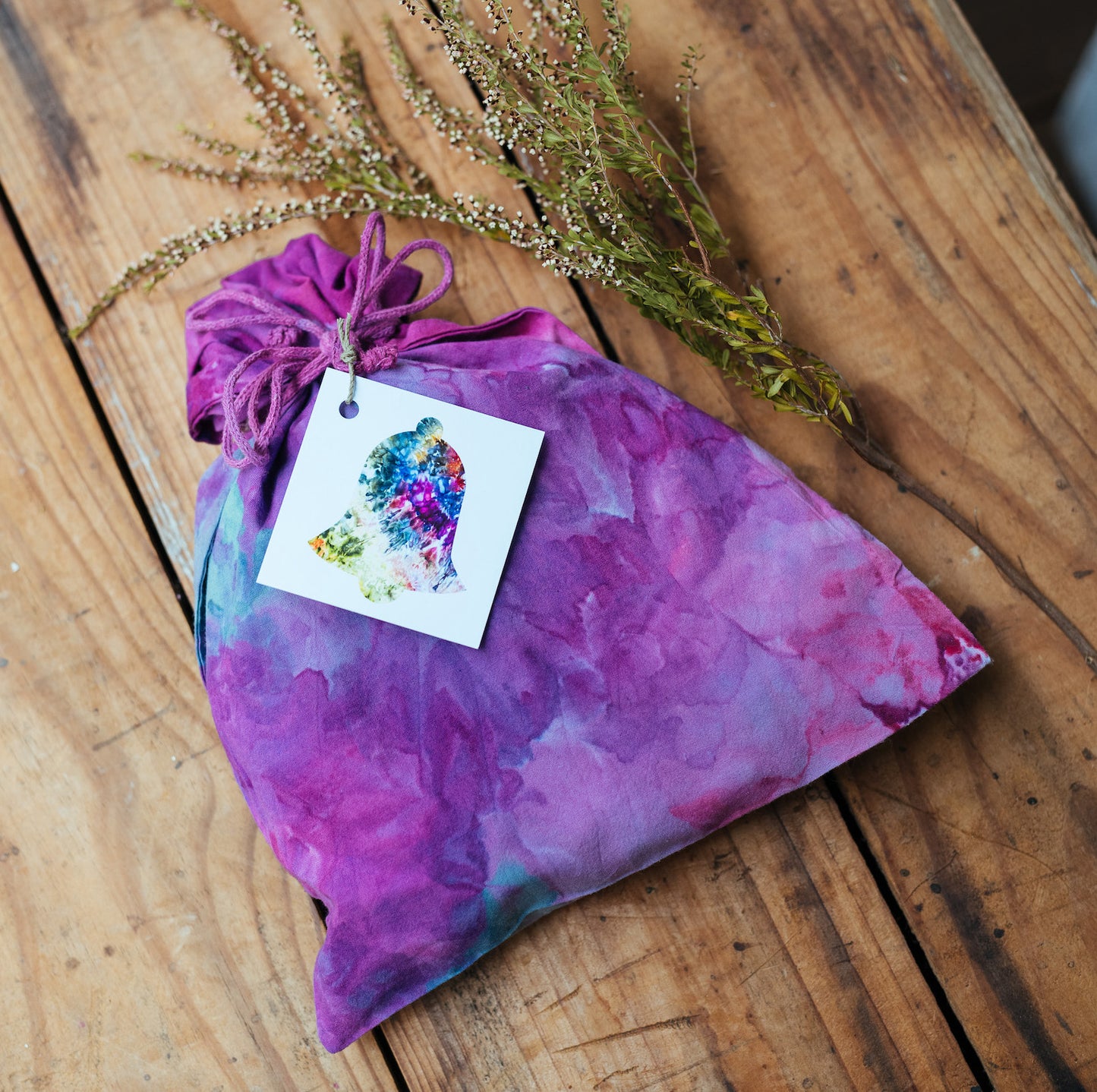 gift bag with Christmas tag